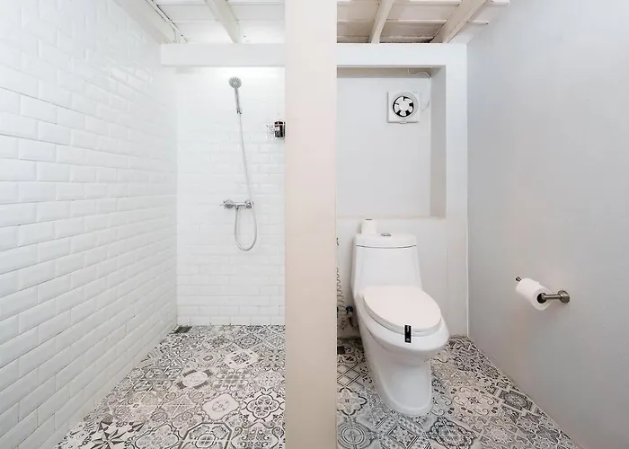 Non The Diamond Artisan And Barber 4 Bedroom Riverside Retreat With King And Twin Privatunterkunft
