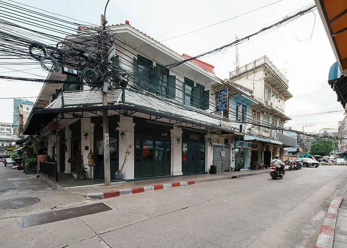Non The Diamond Artisan And Barber 4 Bedroom Riverside Retreat With King And Twin * Bangkok