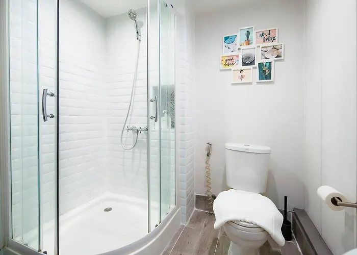 Non The Diamond Artisan And Barber 4 Bedroom Riverside Retreat With King And Twin Homestay